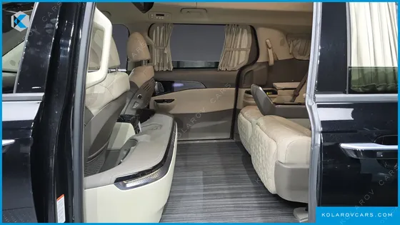 KIA CARNIVAL GASOLINE 4-SEATER HI-LIMOUSINE