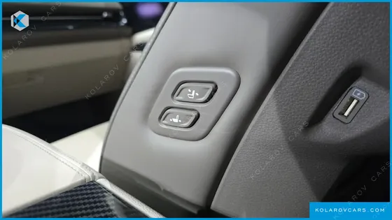 KIA CARNIVAL GASOLINE 4-SEATER HI-LIMOUSINE