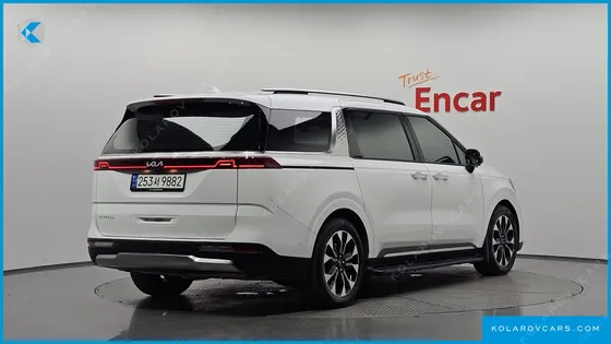 KIA CARNIVAL GASOLINE 9-SEATER SIGNATURE
