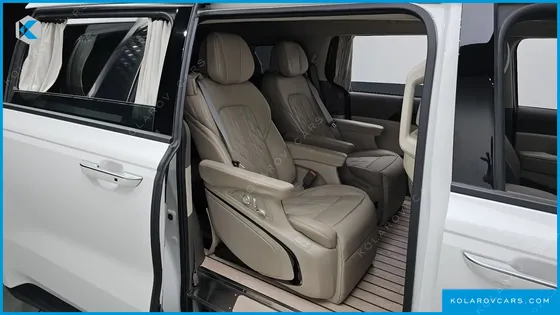 KIA CARNIVAL GASOLINE 9-SEATER SIGNATURE