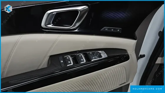KIA CARNIVAL GASOLINE 9-SEATER SIGNATURE