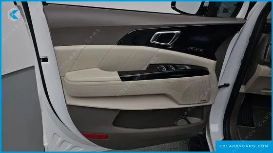 KIA CARNIVAL GASOLINE 9-SEATER SIGNATURE