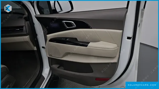 KIA CARNIVAL GASOLINE 9-SEATER SIGNATURE