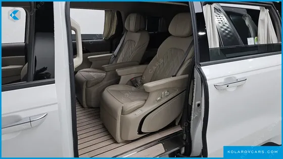 KIA CARNIVAL GASOLINE 9-SEATER SIGNATURE