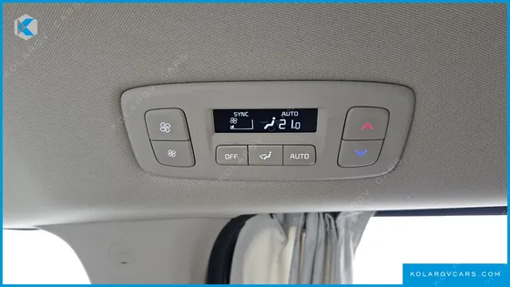 KIA CARNIVAL GASOLINE 9-SEATER SIGNATURE