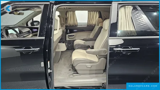 KIA CARNIVAL DIESEL 9-SEATER HI-LIMOUSINE