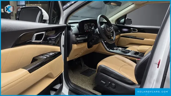 KIA CARNIVAL DIESEL 9-SEATER SIGNATURE