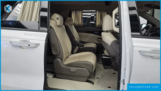 KIA CARNIVAL GASOLINE 9-SEATER HI-LIMOUSINE
