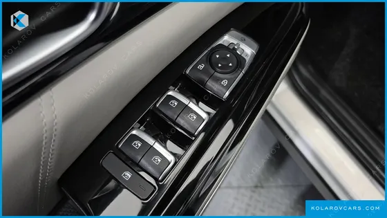 KIA CARNIVAL DIESEL 7-SEATER SIGNATURE
