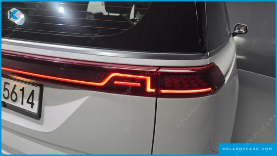 KIA CARNIVAL DIESEL 7-SEATER SIGNATURE