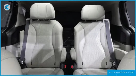 KIA CARNIVAL DIESEL 7-SEATER SIGNATURE