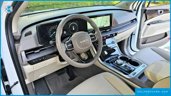 KIA CARNIVAL GASOLINE 9-SEATER SIGNATURE