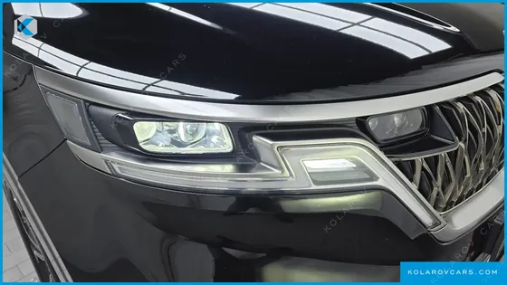 KIA CARNIVAL GASOLINE 7-SEATER NOBLESSE