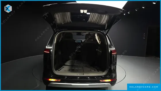 KIA CARNIVAL DIESEL 7-SEATER HI-LIMOUSINE