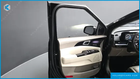 KIA CARNIVAL DIESEL 7-SEATER HI-LIMOUSINE