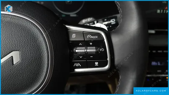 KIA CARNIVAL DIESEL 7-SEATER SIGNATURE