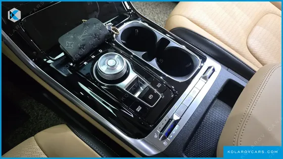 KIA CARNIVAL GASOLINE 7-SEATER SIGNATURE