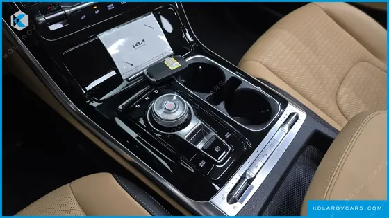 KIA CARNIVAL GASOLINE 7-SEATER SIGNATURE