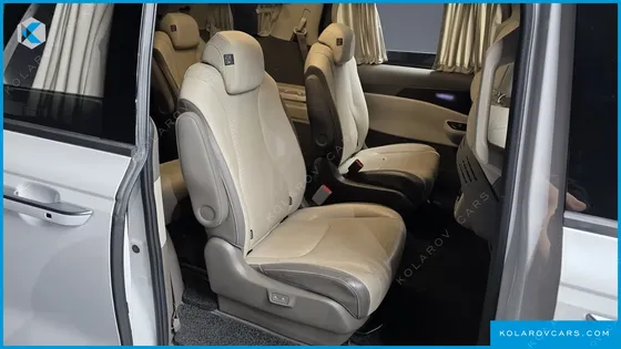 KIA CARNIVAL DIESEL 9-SEATER HI-LIMOUSINE