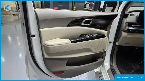 KIA CARNIVAL DIESEL 9-SEATER HI-LIMOUSINE