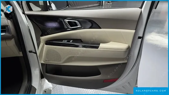 KIA CARNIVAL DIESEL 9-SEATER HI-LIMOUSINE