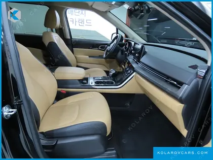 KIA CARNIVAL DIESEL 9-SEATER PRESTIGE