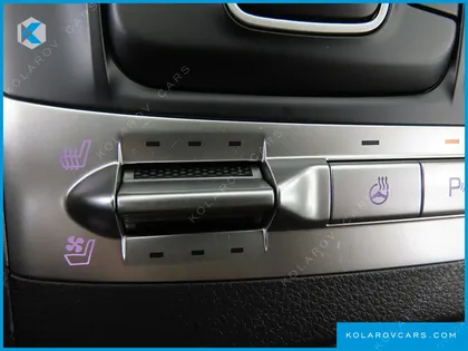 KIA CARNIVAL DIESEL 9-SEATER PRESTIGE