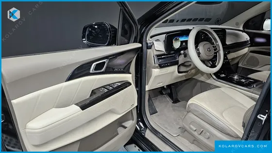 KIA CARNIVAL GASOLINE 9-SEATER HI-LIMOUSINE