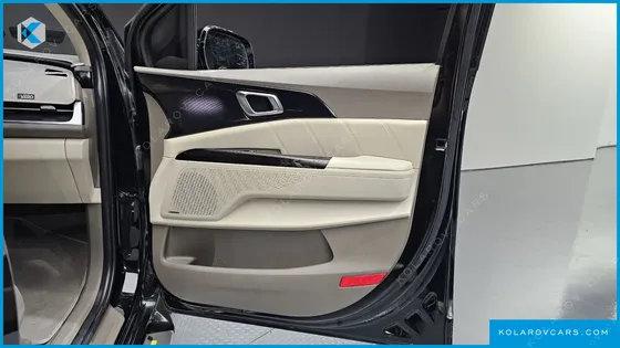 KIA CARNIVAL GASOLINE 9-SEATER HI-LIMOUSINE