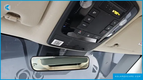KIA CARNIVAL GASOLINE 9-SEATER HI-LIMOUSINE