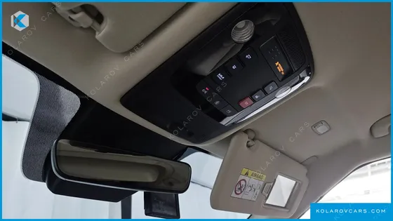 KIA CARNIVAL GASOLINE 9-SEATER HI-LIMOUSINE
