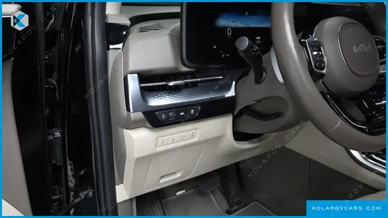 KIA CARNIVAL GASOLINE 4-SEATER HI-LIMOUSINE
