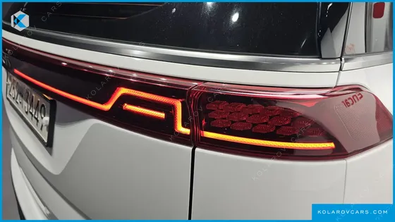 KIA CARNIVAL DIESEL 7-SEATER SIGNATURE