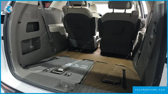 KIA CARNIVAL DIESEL 7-SEATER SIGNATURE