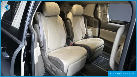 KIA CARNIVAL GASOLINE 7-SEATER HI-LIMOUSINE