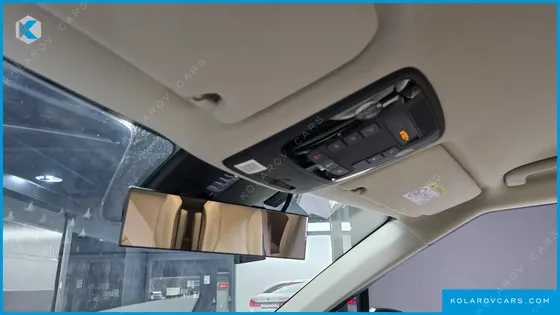 KIA CARNIVAL GASOLINE 7-SEATER HI-LIMOUSINE