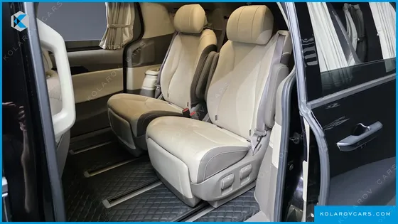 KIA CARNIVAL GASOLINE 7-SEATER HI-LIMOUSINE