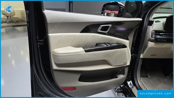 KIA CARNIVAL GASOLINE 9-SEATER HI-LIMOUSINE