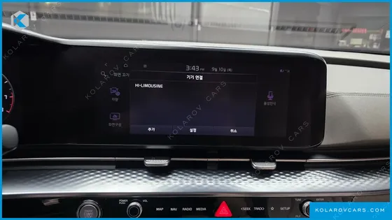 KIA CARNIVAL GASOLINE 9-SEATER HI-LIMOUSINE