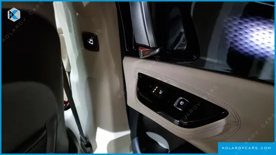 KIA CARNIVAL GASOLINE 7-SEATER LIMOUSINE(SPECIAL VEHICLE)