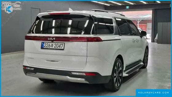 KIA CARNIVAL DIESEL 9-SEATER SIGNATURE