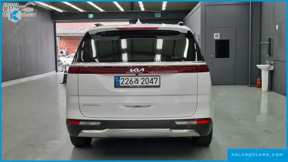 KIA CARNIVAL DIESEL 9-SEATER SIGNATURE