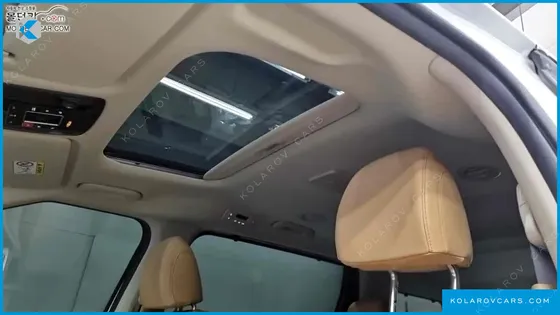 KIA CARNIVAL DIESEL 9-SEATER SIGNATURE
