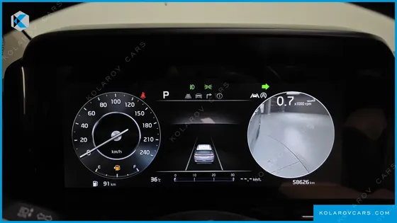 KIA CARNIVAL DIESEL 9-SEATER SIGNATURE