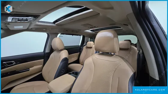 KIA CARNIVAL DIESEL 9-SEATER SIGNATURE
