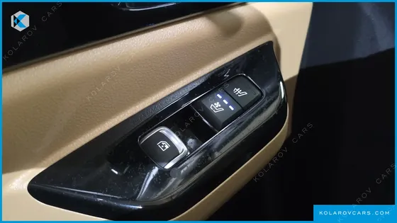 KIA CARNIVAL DIESEL 9-SEATER SIGNATURE