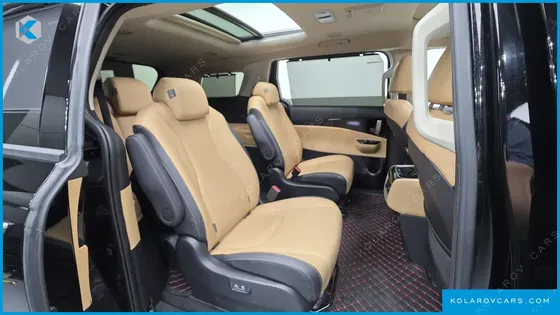KIA CARNIVAL DIESEL 9-SEATER SIGNATURE
