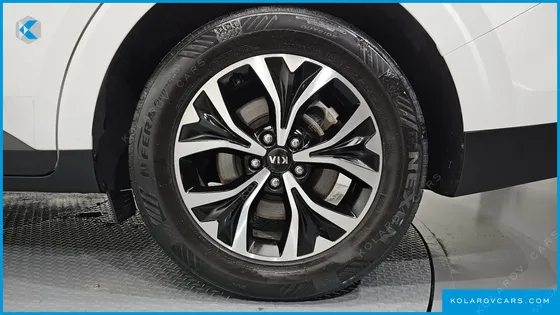 KIA CARNIVAL DIESEL 9-SEATER NOBLESSE