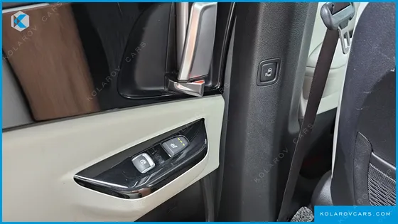 KIA CARNIVAL DIESEL 9-SEATER NOBLESSE