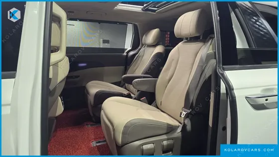 KIA CARNIVAL DIESEL 7-SEATER SIGNATURE